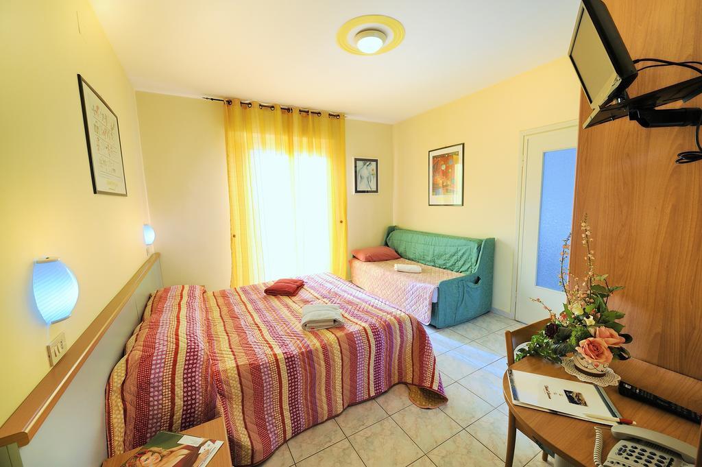 Hotel Lucerna Arma di Taggia Εξωτερικό φωτογραφία